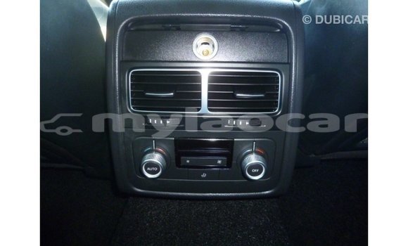 Acheter Import Voiture Volkswagen Touareg Blanc à Import - Dubai, Attapeu Province Acheter Import Voiture Volkswagen Touareg Blanc à Import - Dubai, Attapeu Province