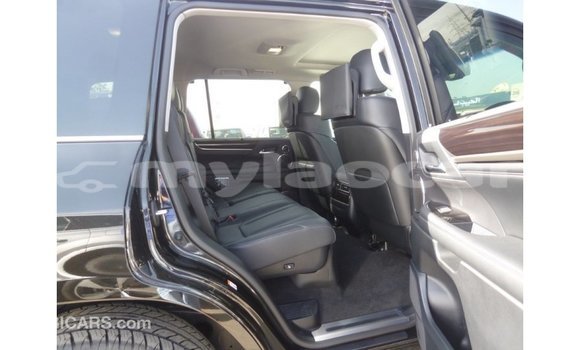 Acheter Import Voiture Lexus LX Noir à Import - Dubai, Attapeu Province Acheter Import Voiture Lexus LX Noir à Import - Dubai, Attapeu Province