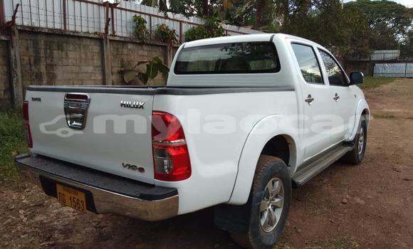 Buy Used Toyota Hilux White Car in Vientiane in Vientiane Province Buy Used Toyota Hilux White Car in Vientiane in Vientiane Province