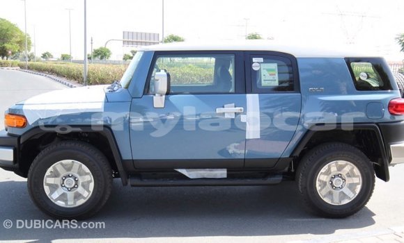 Acheter Import Voiture Toyota FJ Cruiser Bleu à Import - Dubai, Attapeu Province Acheter Import Voiture Toyota FJ Cruiser Bleu à Import - Dubai, Attapeu Province