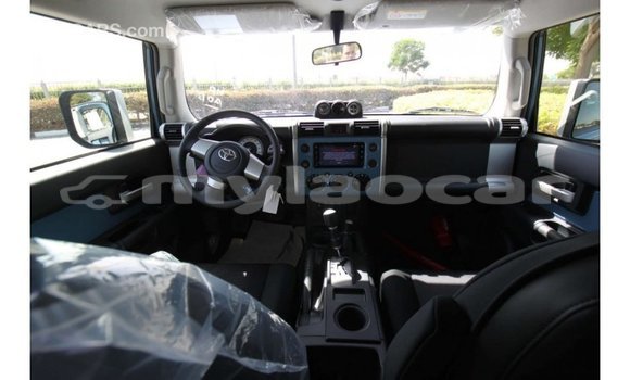 Acheter Import Voiture Toyota FJ Cruiser Bleu à Import - Dubai, Attapeu Province Acheter Import Voiture Toyota FJ Cruiser Bleu à Import - Dubai, Attapeu Province