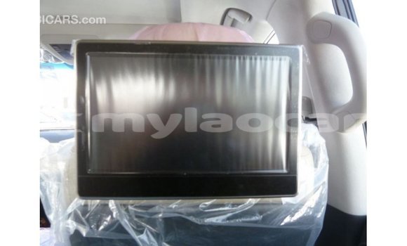 Acheter Import Voiture Toyota Land Cruiser Noir à Import - Dubai, Attapeu Province Acheter Import Voiture Toyota Land Cruiser Noir à Import - Dubai, Attapeu Province
