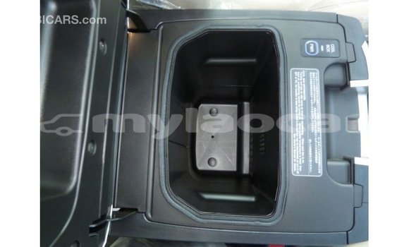Acheter Import Voiture Toyota Land Cruiser Noir à Import - Dubai, Attapeu Province Acheter Import Voiture Toyota Land Cruiser Noir à Import - Dubai, Attapeu Province