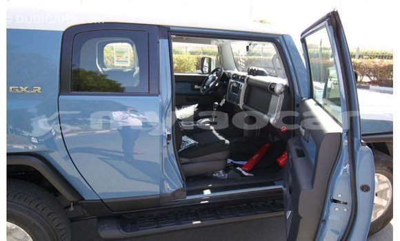 Acheter Import Voiture Toyota FJ Cruiser Bleu à Import - Dubai, Attapeu Province Acheter Import Voiture Toyota FJ Cruiser Bleu à Import - Dubai, Attapeu Province