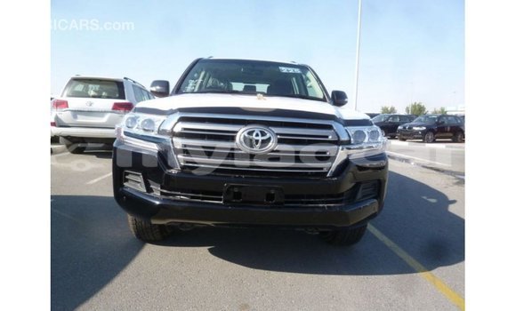 Acheter Import Voiture Toyota Land Cruiser Noir à Import - Dubai, Attapeu Province Acheter Import Voiture Toyota Land Cruiser Noir à Import - Dubai, Attapeu Province