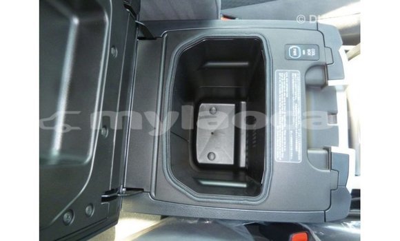 Acheter Import Voiture Toyota Land Cruiser Noir à Import - Dubai, Attapeu Province Acheter Import Voiture Toyota Land Cruiser Noir à Import - Dubai, Attapeu Province