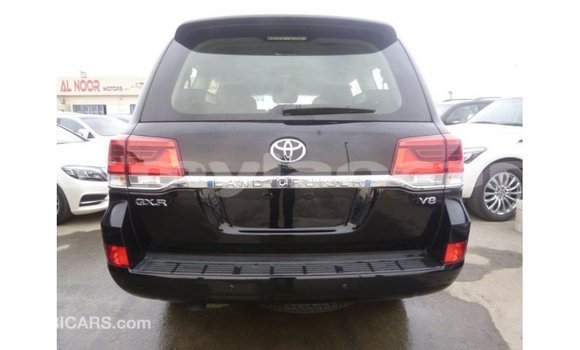 Acheter Import Voiture Toyota Land Cruiser Noir à Import - Dubai, Attapeu Province Acheter Import Voiture Toyota Land Cruiser Noir à Import - Dubai, Attapeu Province