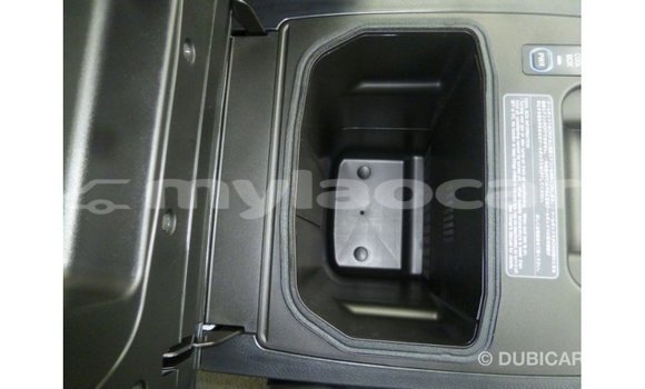 Acheter Import Voiture Toyota Land Cruiser Noir à Import - Dubai, Attapeu Province Acheter Import Voiture Toyota Land Cruiser Noir à Import - Dubai, Attapeu Province