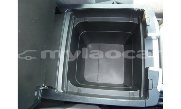 Acheter Import Voiture Toyota Land Cruiser Noir à Import - Dubai, Attapeu Province Acheter Import Voiture Toyota Land Cruiser Noir à Import - Dubai, Attapeu Province