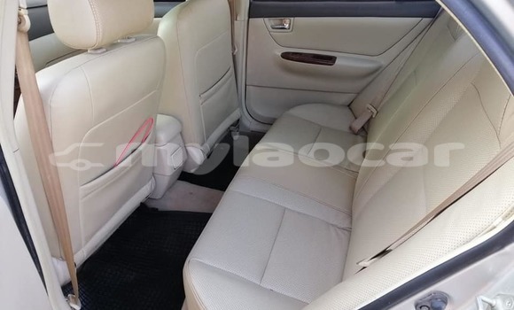 Buy Used Toyota Hilux White Car in Vientiane in Vientiane Province Buy Used Toyota Hilux White Car in Vientiane in Vientiane Province