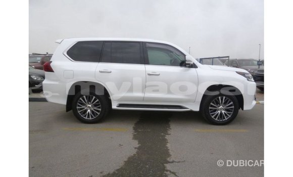 Acheter Import Voiture Lexus LX Blanc à Import - Dubai, Attapeu Province Acheter Import Voiture Lexus LX Blanc à Import - Dubai, Attapeu Province