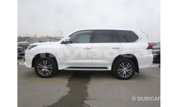 Acheter Import Voiture Lexus LX Blanc à Import - Dubai, Attapeu Province Acheter Import Voiture Lexus LX Blanc à Import - Dubai, Attapeu Province