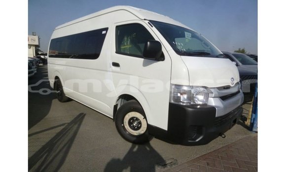 ຊື້ ການ ນຳ ເຂົ້າ Toyota Hiace White ລົດ ໃນ Import - Dubai ໃນ Attapeu Province