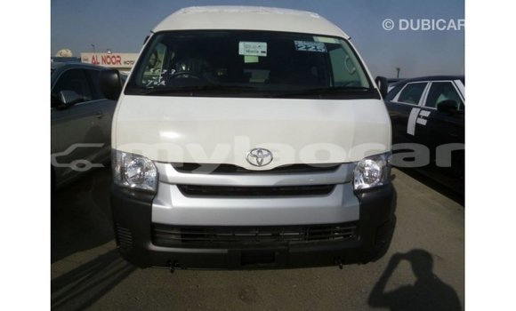 Acheter Import Voiture Toyota Hiace Blanc à Import - Dubai, Attapeu Province Acheter Import Voiture Toyota Hiace Blanc à Import - Dubai, Attapeu Province