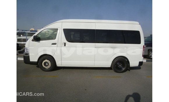 Acheter Import Voiture Toyota Hiace Blanc à Import - Dubai, Attapeu Province Acheter Import Voiture Toyota Hiace Blanc à Import - Dubai, Attapeu Province