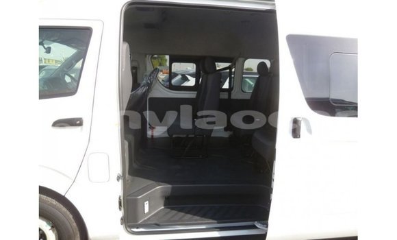 Acheter Import Voiture Toyota Hiace Blanc à Import - Dubai, Attapeu Province Acheter Import Voiture Toyota Hiace Blanc à Import - Dubai, Attapeu Province