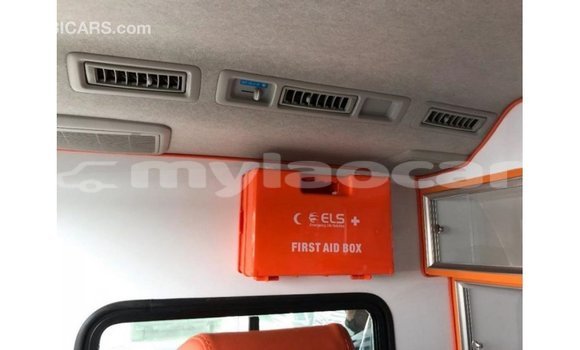 Buy Import Toyota Hiace White Car in Import - Dubai in Attapeu Province Buy Import Toyota Hiace White Car in Import - Dubai in Attapeu Province