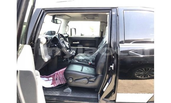 Acheter Import Voiture Toyota FJ Cruiser Noir à Import - Dubai, Attapeu Province Acheter Import Voiture Toyota FJ Cruiser Noir à Import - Dubai, Attapeu Province