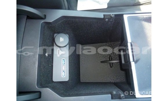 Acheter Import Voiture Jaguar E-Pace Rouge à Import - Dubai, Attapeu Province Acheter Import Voiture Jaguar E-Pace Rouge à Import - Dubai, Attapeu Province