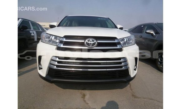 ຊື້ ການ ນຳ ເຂົ້າ Toyota Kluger White ລົດ ໃນ Import - Dubai ໃນ Attapeu Province ຊື້ ການ ນຳ ເຂົ້າ Toyota Kluger White ລົດ ໃນ Import - Dubai ໃນ Attapeu Province