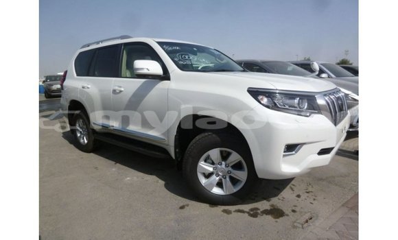 ຊື້ ການ ນຳ ເຂົ້າ Toyota Prado White ລົດ ໃນ Import - Dubai ໃນ Attapeu Province