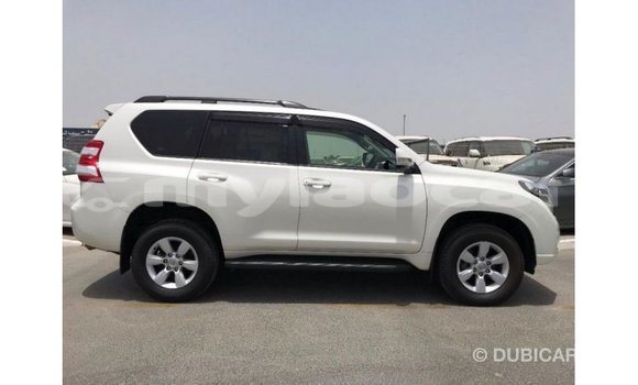 Acheter Import Voiture Toyota Prado Blanc à Import - Dubai, Attapeu Province Acheter Import Voiture Toyota Prado Blanc à Import - Dubai, Attapeu Province
