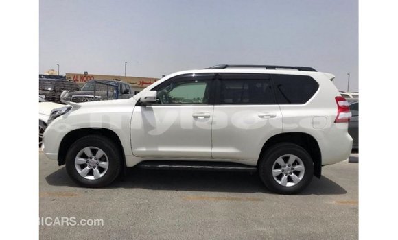 Acheter Import Voiture Toyota Prado Blanc à Import - Dubai, Attapeu Province Acheter Import Voiture Toyota Prado Blanc à Import - Dubai, Attapeu Province