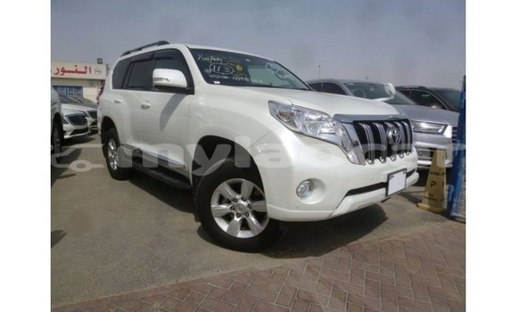 ຊື້ ການ ນຳ ເຂົ້າ Toyota Prado White ລົດ ໃນ Import - Dubai ໃນ Attapeu Province