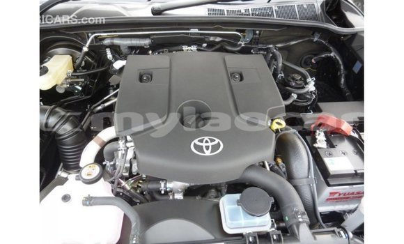 Acheter Import Voiture Toyota Hilux Noir à Import - Dubai, Attapeu Province Acheter Import Voiture Toyota Hilux Noir à Import - Dubai, Attapeu Province