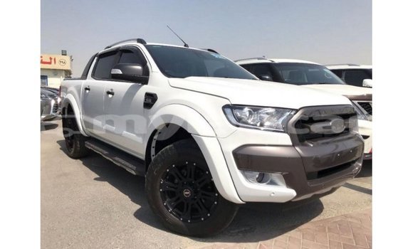 ຊື້ ການ ນຳ ເຂົ້າ Ford Ranger White ລົດ ໃນ Import - Dubai ໃນ Attapeu Province