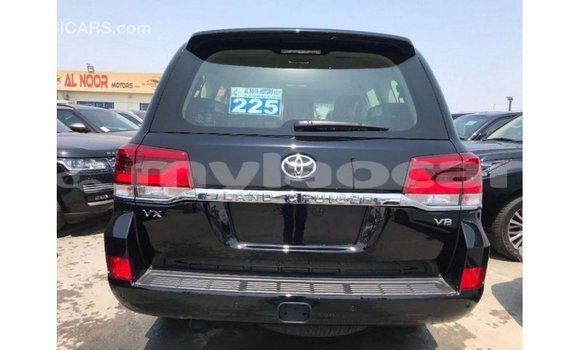 Acheter Import Voiture Toyota Land Cruiser Noir à Import - Dubai, Attapeu Province Acheter Import Voiture Toyota Land Cruiser Noir à Import - Dubai, Attapeu Province