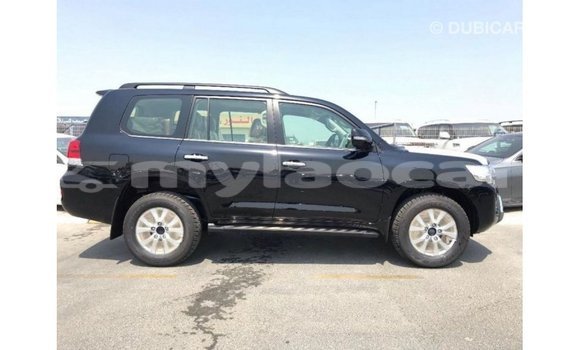 Acheter Import Voiture Toyota Land Cruiser Noir à Import - Dubai, Attapeu Province Acheter Import Voiture Toyota Land Cruiser Noir à Import - Dubai, Attapeu Province