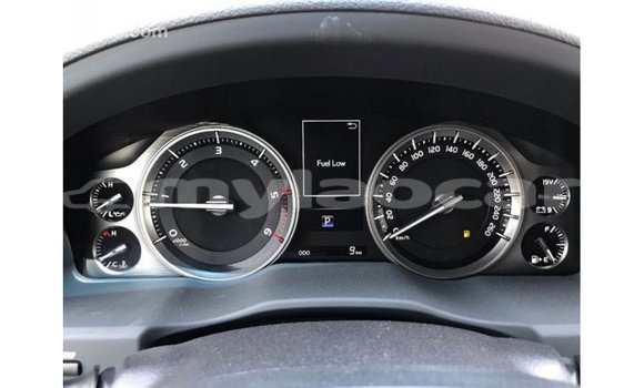 Acheter Import Voiture Toyota Land Cruiser Noir à Import - Dubai, Attapeu Province Acheter Import Voiture Toyota Land Cruiser Noir à Import - Dubai, Attapeu Province