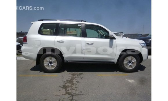 Buy Import Toyota Land Cruiser White Car in Import - Dubai in Attapeu Province Buy Import Toyota Land Cruiser White Car in Import - Dubai in Attapeu Province