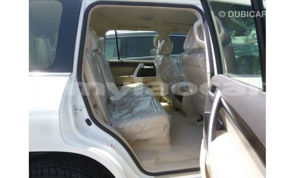 Buy Import Toyota Land Cruiser White Car in Import - Dubai in Attapeu Province Buy Import Toyota Land Cruiser White Car in Import - Dubai in Attapeu Province
