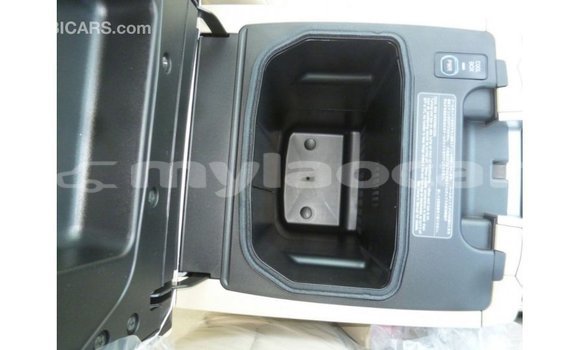 Buy Import Toyota Land Cruiser White Car in Import - Dubai in Attapeu Province Buy Import Toyota Land Cruiser White Car in Import - Dubai in Attapeu Province