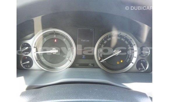 Acheter Import Voiture Toyota Land Cruiser Blanc à Import - Dubai, Attapeu Province Acheter Import Voiture Toyota Land Cruiser Blanc à Import - Dubai, Attapeu Province