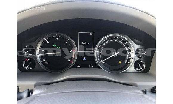 Acheter Import Voiture Toyota Land Cruiser Noir à Import - Dubai, Attapeu Province Acheter Import Voiture Toyota Land Cruiser Noir à Import - Dubai, Attapeu Province