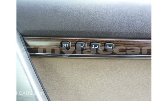 Acheter Import Voiture Toyota Land Cruiser Noir à Import - Dubai, Attapeu Province Acheter Import Voiture Toyota Land Cruiser Noir à Import - Dubai, Attapeu Province