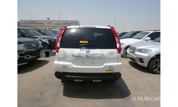 Buy Import Nissan Evalia White Truck in Import - Dubai in Attapeu Province Buy Import Nissan Evalia White Truck in Import - Dubai in Attapeu Province