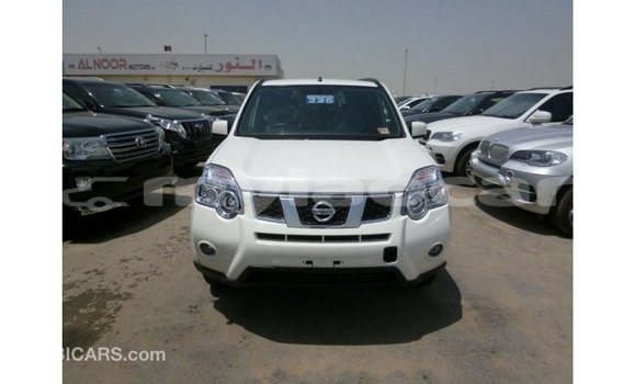 Buy Import Nissan Evalia White Truck in Import - Dubai in Attapeu Province Buy Import Nissan Evalia White Truck in Import - Dubai in Attapeu Province
