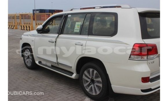 Buy Import Toyota Land Cruiser White Car in Import - Dubai in Attapeu Province Buy Import Toyota Land Cruiser White Car in Import - Dubai in Attapeu Province