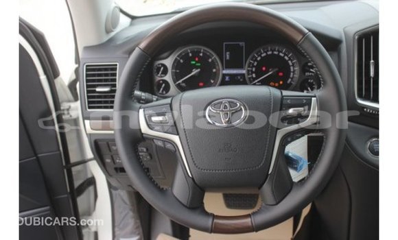 Buy Import Toyota Land Cruiser White Car in Import - Dubai in Attapeu Province Buy Import Toyota Land Cruiser White Car in Import - Dubai in Attapeu Province