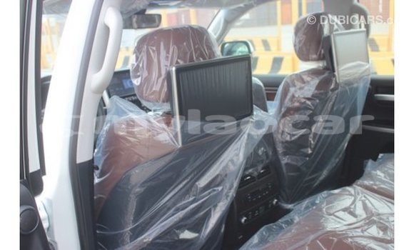 Buy Import Toyota Land Cruiser White Car in Import - Dubai in Attapeu Province Buy Import Toyota Land Cruiser White Car in Import - Dubai in Attapeu Province