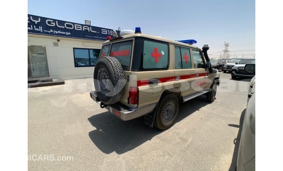 Buy Import Toyota Land Cruiser Beige Car in Import - Dubai in Attapeu Province Buy Import Toyota Land Cruiser Beige Car in Import - Dubai in Attapeu Province