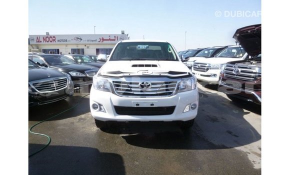 Acheter Import Voiture Toyota Hilux Blanc à Import - Dubai, Attapeu Province Acheter Import Voiture Toyota Hilux Blanc à Import - Dubai, Attapeu Province