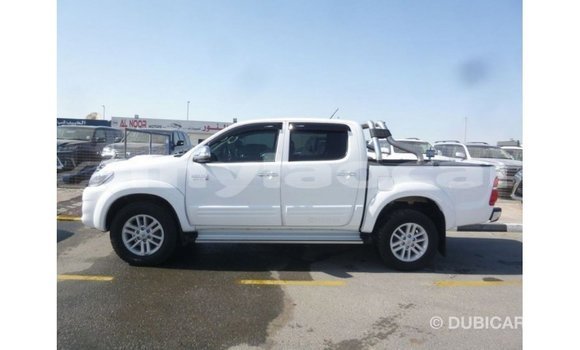 Acheter Import Voiture Toyota Hilux Blanc à Import - Dubai, Attapeu Province Acheter Import Voiture Toyota Hilux Blanc à Import - Dubai, Attapeu Province