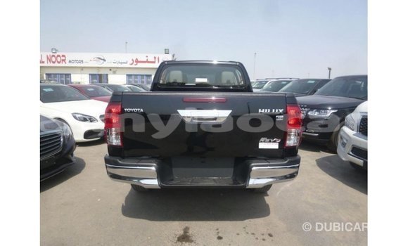 Acheter Import Voiture Toyota Hilux Noir à Import - Dubai, Attapeu Province Acheter Import Voiture Toyota Hilux Noir à Import - Dubai, Attapeu Province