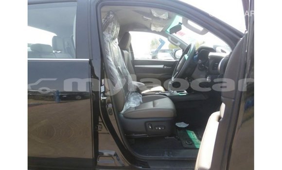 Acheter Import Voiture Toyota Hilux Noir à Import - Dubai, Attapeu Province Acheter Import Voiture Toyota Hilux Noir à Import - Dubai, Attapeu Province