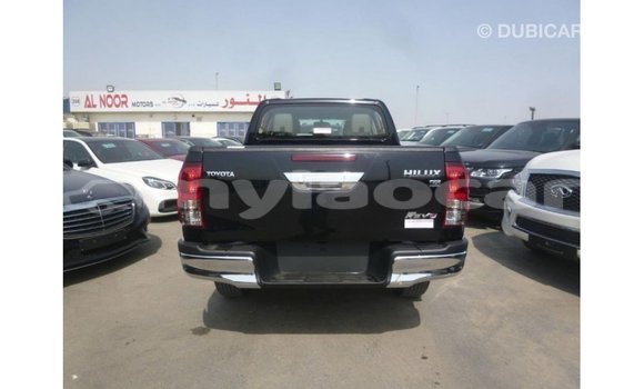 Acheter Import Voiture Toyota Hilux Noir à Import - Dubai, Attapeu Province Acheter Import Voiture Toyota Hilux Noir à Import - Dubai, Attapeu Province